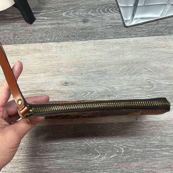 Patricia Nash wristlet - Picture 4 of 7